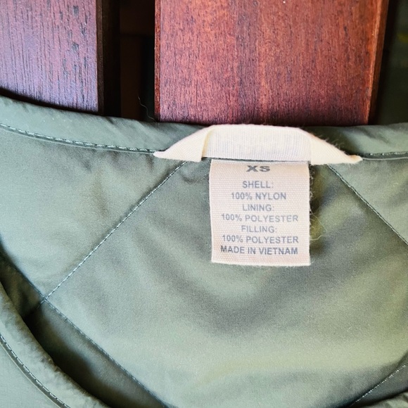 Duluth Trading Co: Quilted Vest and Long Sleeve Shirt Combo - Picture 5 of 7